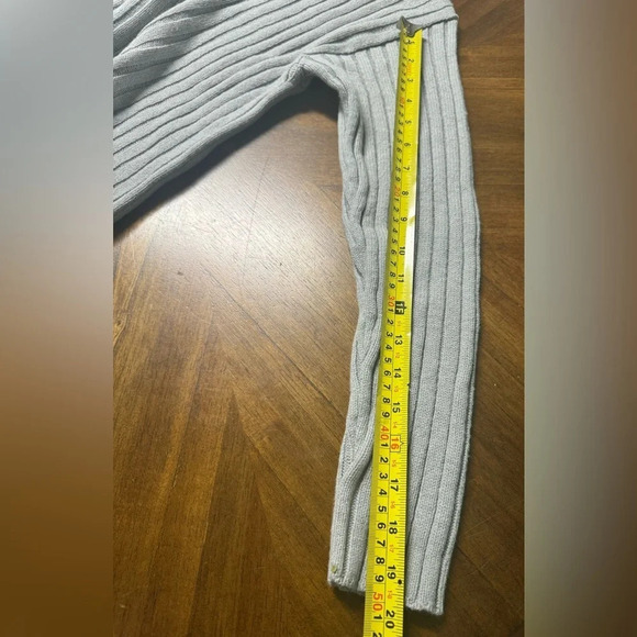 Abound Nordstrom Grey Heather Ribbed Knit V-Neck Cropped Sweater Size Small NWT - Picture 3 of 8